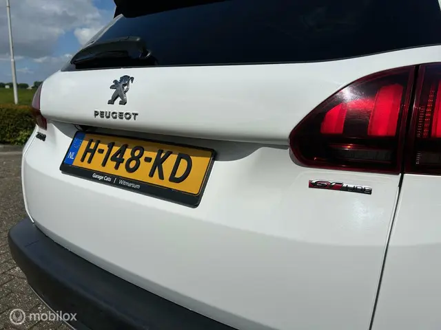 Peugeot 2008 1.2 PureTech GT-Line 2019 Benzine 6
