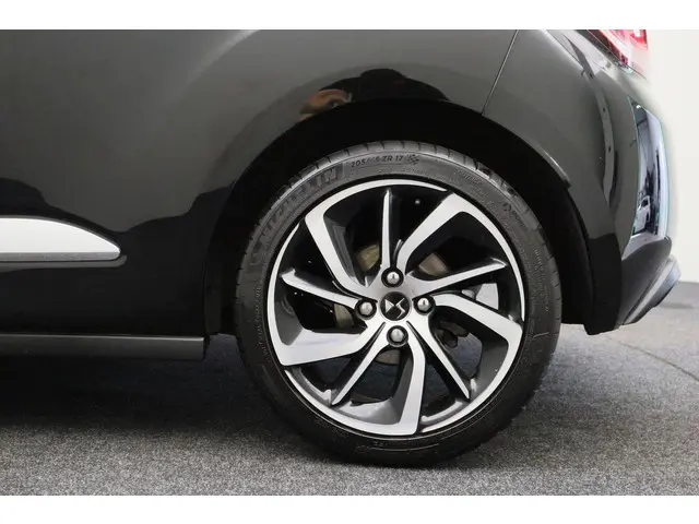 DS DS 3 1.2 PureTech So Chic 2016 Benzine 18