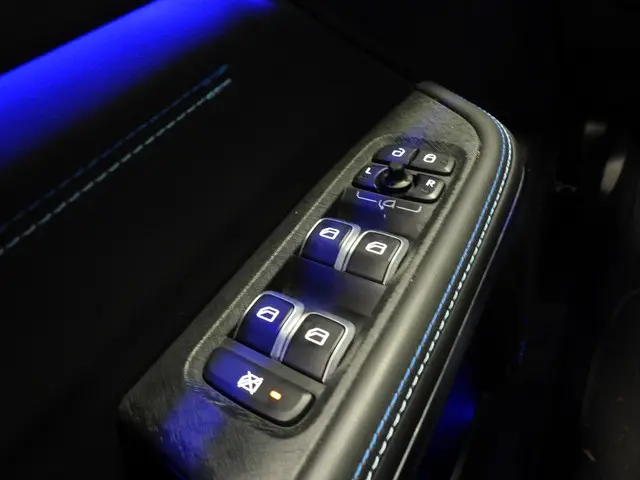 Lynk & Co 01 1.5 PHEV BlackLine 2023 Hybride Benzine 25