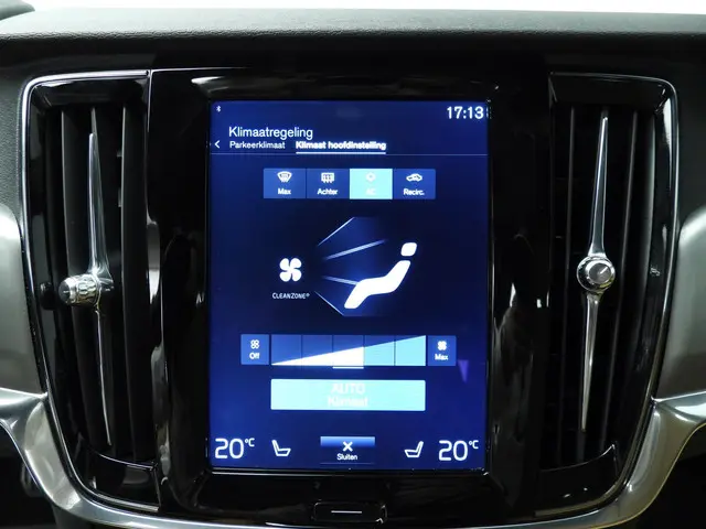 Volvo V90 2.0 T5 Momentum 2017 Benzine 32