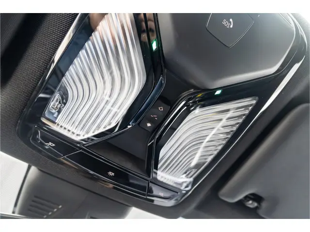 BMW 3 Serie Touring 320e 2024 Hybride Benzine 46