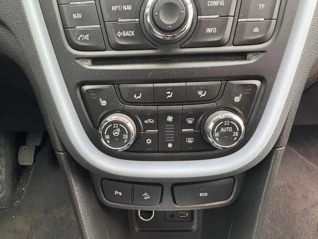 Opel Mokka 1.4 T Cosmo 4x4 2013 Benzine 18