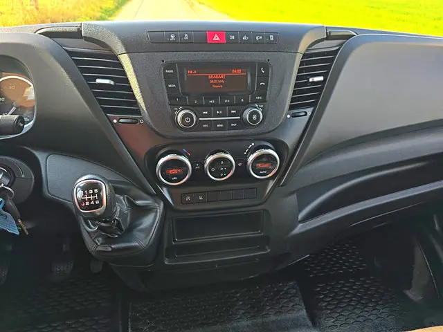 Iveco Daily 35S14V 2.3 352L H2 2022 Diesel 13