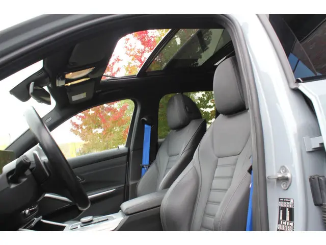 BMW 3 Serie Touring 320e 2023 Hybride Benzine 13