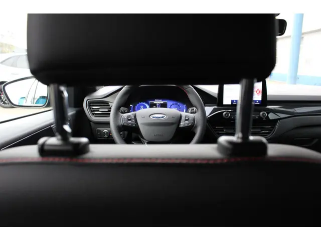 Ford Kuga 1.5 EcoBoost ST-Line X 2022 Benzine 17