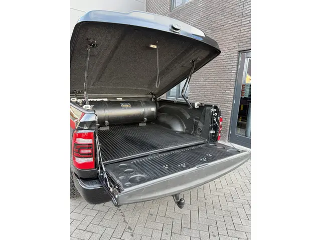 Dodge Ram 1500 5.7 V8 Quad Cab 6'4 2016 Benzine 8