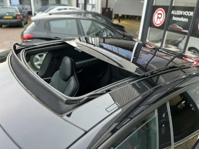 Tesla Model S 75D Auto pilot 2018 Elektrisch 17