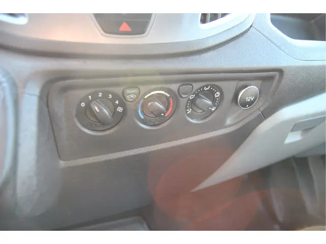 Ford Transit 350 2.0 TDCI L4H1 DC Ambiente 2016 Diesel 17