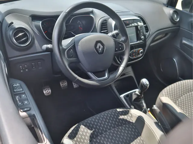 Renault Captur 0.9 TCe Intens 2018 Benzine 2