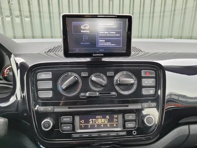 Volkswagen up! 1.0 move up! NAVI 2016 Benzine 12