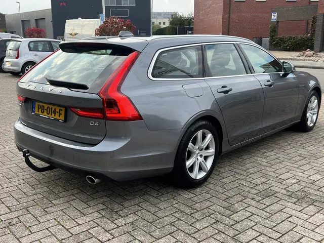 Volvo V90 2.0 D4 190 pk Momentum 2017 Diesel 6
