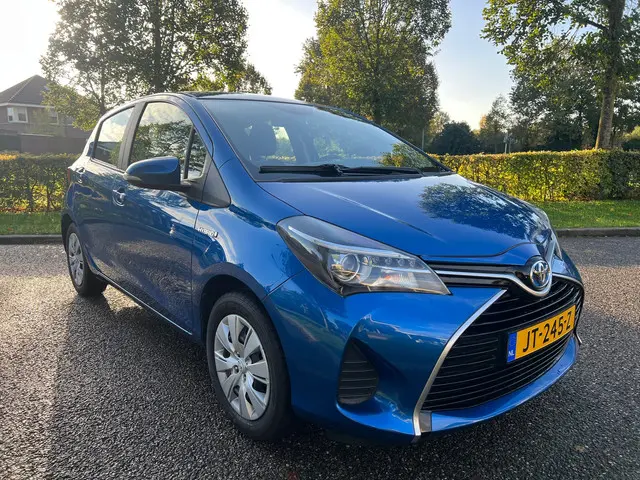 Toyota Yaris 1.5 Hybrid Now 2016 Hybride Benzine 4