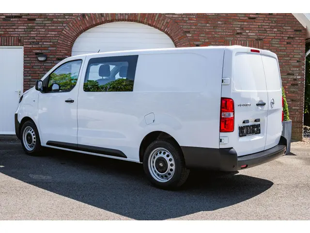 Opel Vivaro 1.5 Diesel 120pk L3H1 2024 Diesel 24