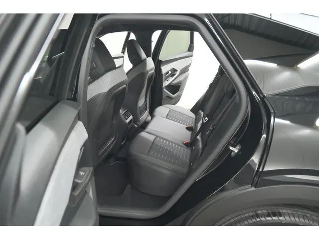 Peugeot 3008 Hybrid 145 e-DCS6 GT 2025 Hybride Benzine 34