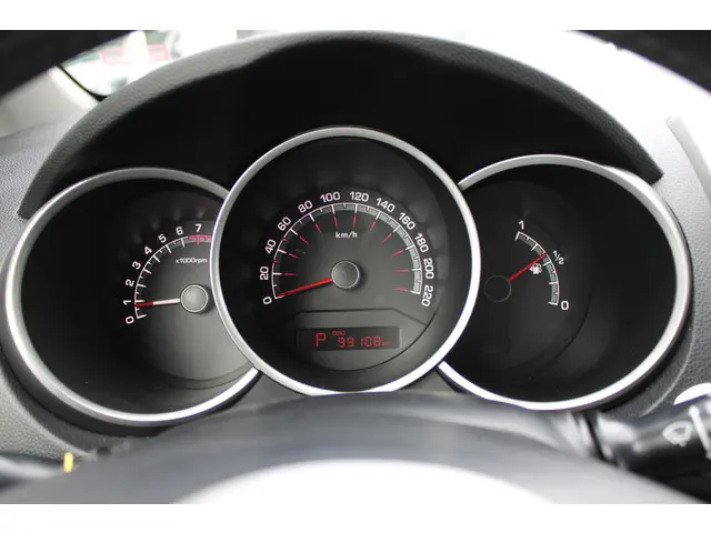 Kia Venga 1.6 CVVT DynamicLine//Automaat!! 2016 Benzine 12