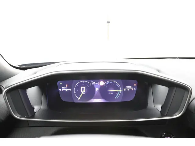 Peugeot 2008 1.2 Hybrid 136 GT 2024 Hybride Benzine 6