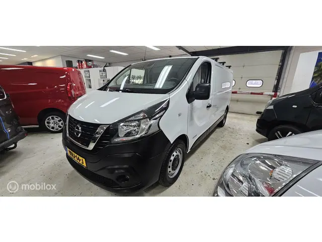 Nissan NV300 2