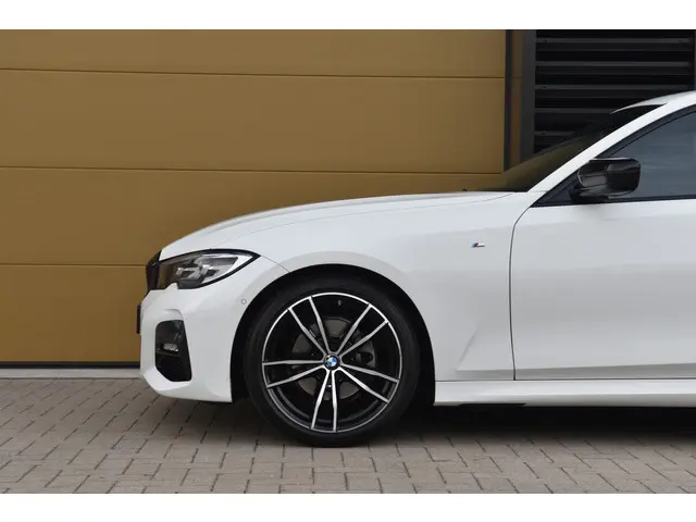 BMW 3 Serie 320i Executive Edition 2020 Benzine 5