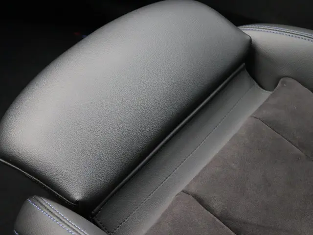 BMW 3 Serie Touring 318i 2021 Benzine 27