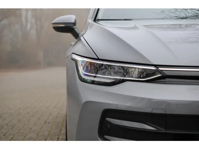 Volkswagen Golf 1.5 eTSI Life Edition 2024 Benzine 10