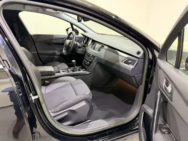 Peugeot 508 SW 1.6 THP Premium Pano/Clima 2014 Benzine 25