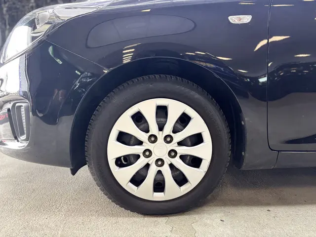 Kia Carens 1.6 GDi ComfortLine 7p 2013 Benzine 35