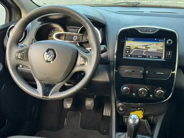 Renault Clio Estate 1.5 dCi ECO Expression 2013 Diesel 23