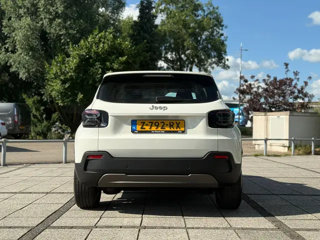 Jeep Avenger Longitude 54 kWh Aut. 2024 Elektrisch 5
