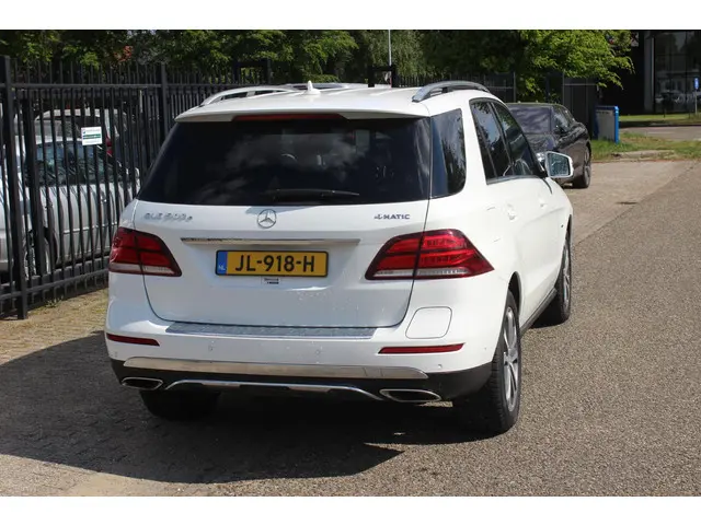 Mercedes-Benz GLE 500 e 4MATIC 2016 Hybride Benzine 8