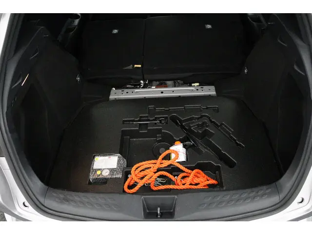 Toyota C-HR 1.2 Bi-Tone 2017 Benzine 33