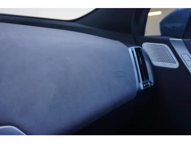 BMW iX xDrive60 2025 Elektrisch 25