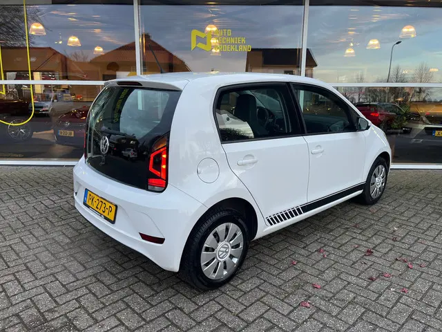 Volkswagen up! 1.0 BMT move up! 2017 Benzine 5