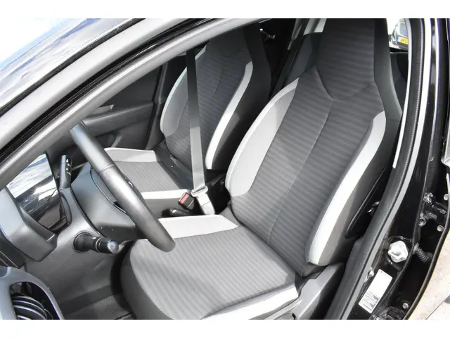 Toyota Aygo 1.0 VVT-i x-play 2020 Benzine 13
