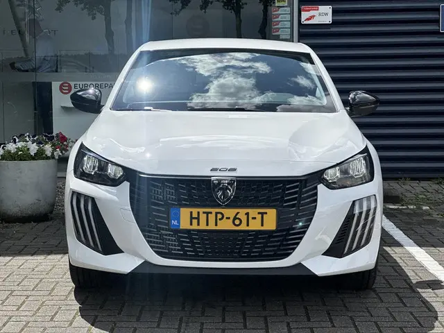 Peugeot 208 1.2 Hybrid 110 e-DCS6 Style 2025 Benzine 5