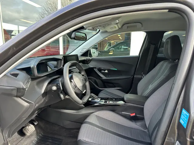 Peugeot 2008 1.2 PureTech Allure Pack 2021 Benzine 18