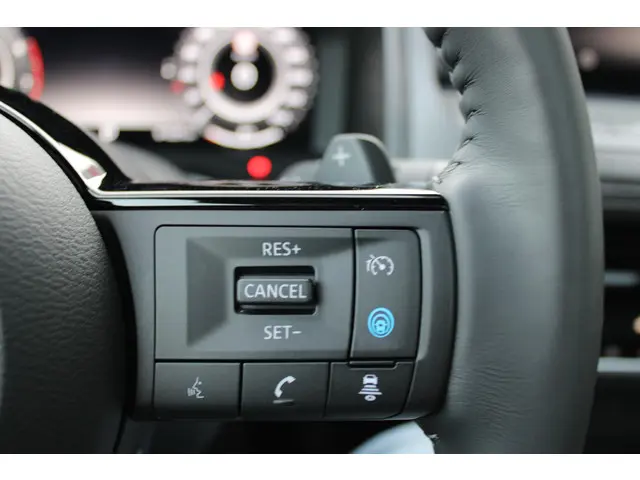 Nissan QASHQAI 1.3 MHEV Xtronic Tekna + 2025 Benzine 13