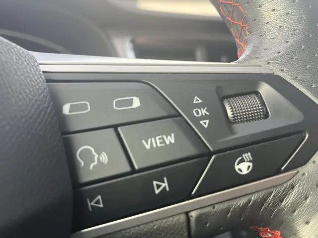 SEAT Ateca 1.5 TSi DSG FR Business Intense 2021 Benzine 24