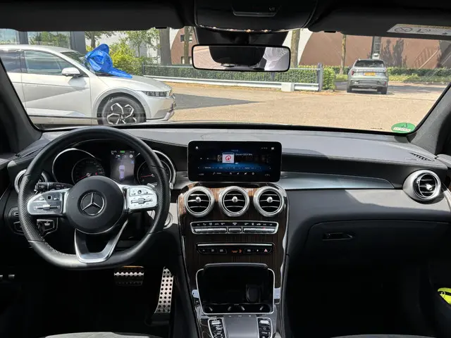 Mercedes-Benz GLC 300e 4MATIC 2022 Hybride Benzine 11