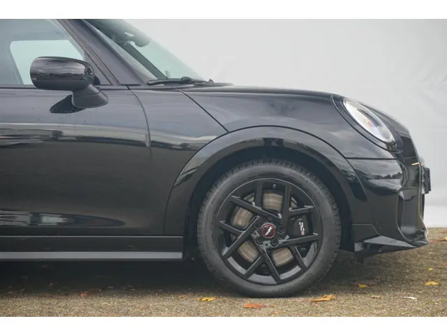 MINI 5-Deurs Cooper 2024 Benzine 6