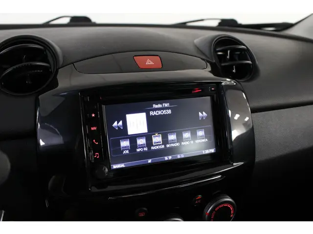 Mazda 2 1.3 Silver Edition 2015 Benzine 19