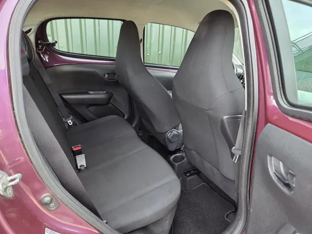Peugeot 108 1.0 VTi Allure 2014 Benzine 10