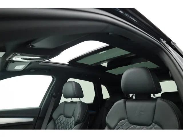 Audi Q5 55 TFSI e S Edition 2021 Hybride Benzine 35