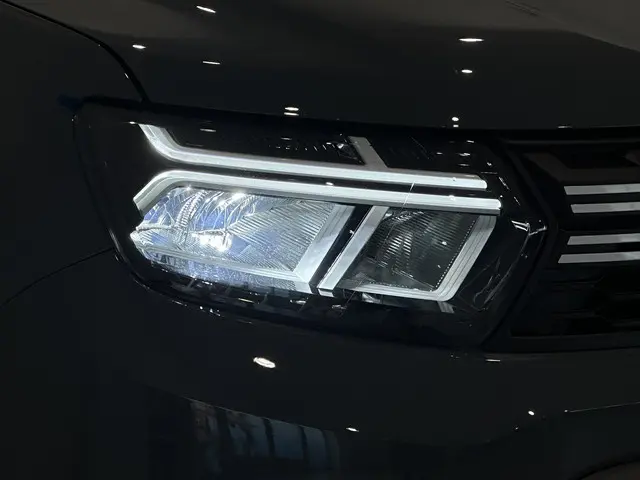 Dacia Duster 1.3 TCe 150 EDC Extreme 2023 Benzine 24