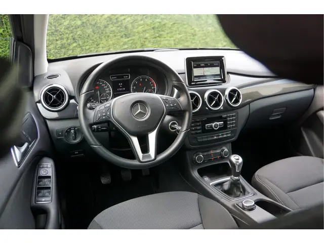 Mercedes-Benz B-Klasse B 180 Ambition 2014 Benzine 19