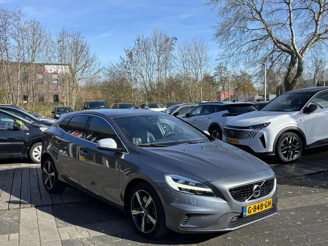 Volvo V40 1.5 T3 R-Design 2019 Benzine 4