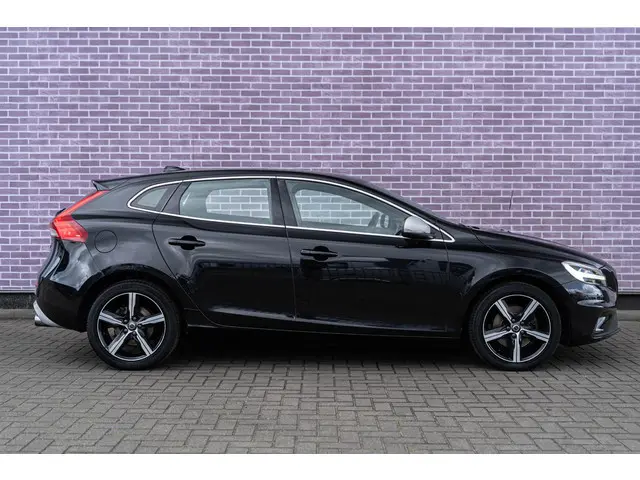 Volvo V40 T4 190pk R-Design 2018 Benzine 12