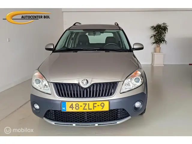 Škoda Roomster 1.2 TSI Elegance Automaat 2013 Benzine 3