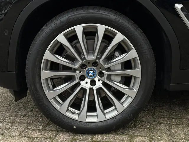 BMW X3 xDrive30e LCI 2022 Hybride Benzine 12