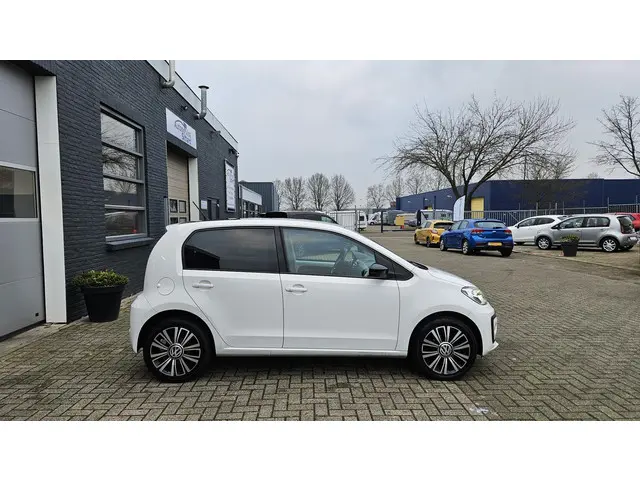 Volkswagen up! 1.0 BMT high up! 2019 Benzine 6