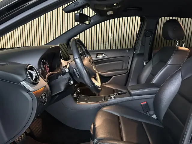 Mercedes-Benz B-Klasse 180 AMG-Pakket 2017 Benzine 4